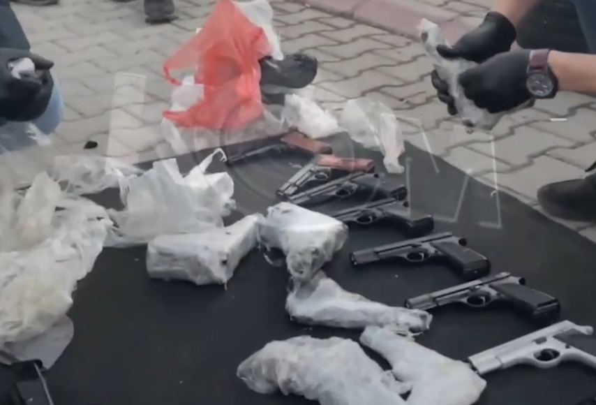Kayseri'de Kapsamlı Güvenlik Operasyonu: Çok Sayıda Silaha El Konuldu, Hırsızlar Yakalandı