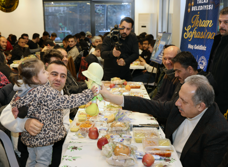TALAS’TA GÖNÜLLER İKRAM SOFRASI’NDA BULUŞUYOR