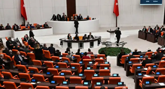 AK Parti Yine Beklentileri Karşılayamadı: 10. Yargı Paketi Umutları Boşa Çıkardı